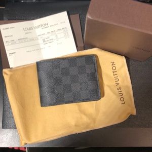 Louis Vuitton Damier men’s wallet